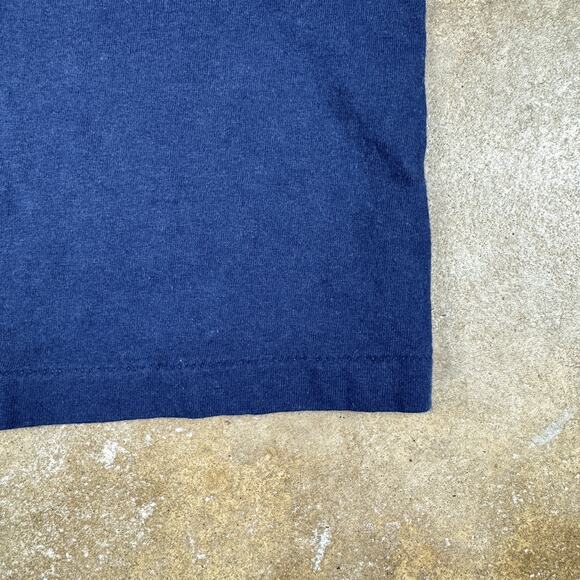 Vintage Hanes Navy Blue Pocket T-Shirt Men’s Medium 90s Single Stitch‎ Tee Blank - Picture 3 of 9